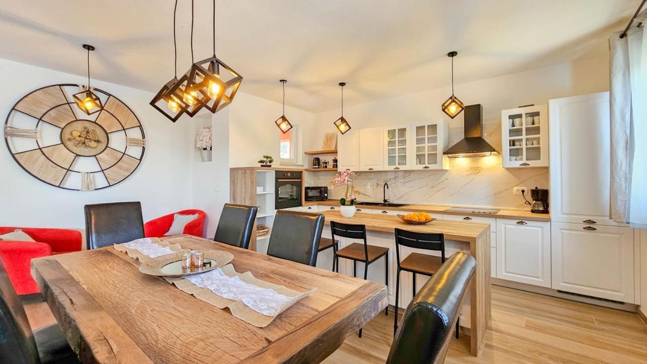 Vila Casa Gojtan Karigador Exteriér fotografie